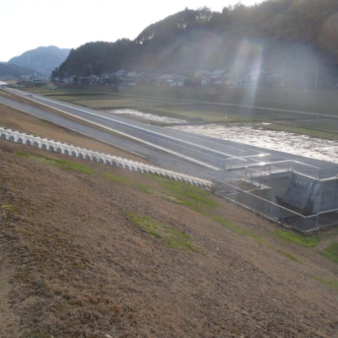 平成23年度公庄地区堤脚水路他工事